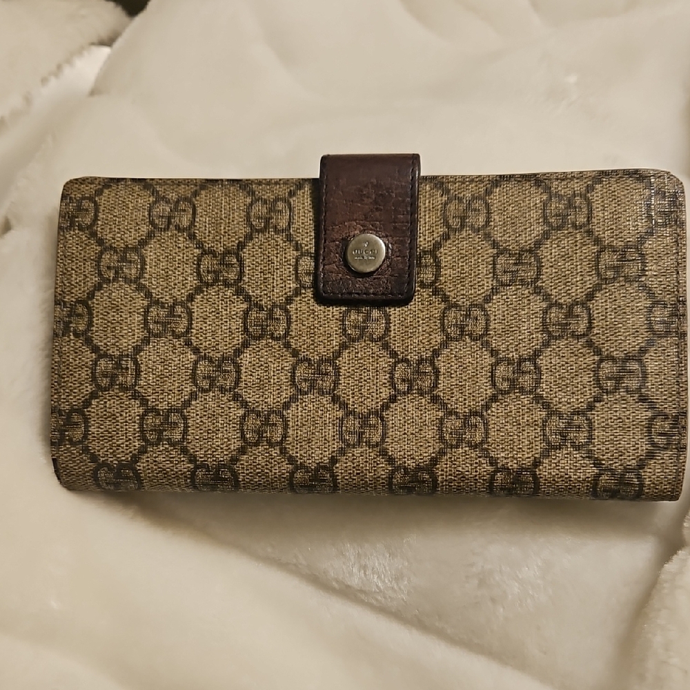 Gucci GG Monogram Supreme Wallet
